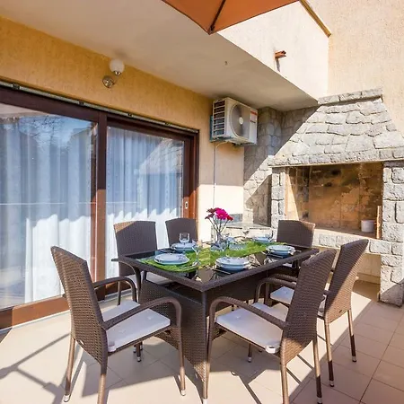 Апартаменты Near Opatija Кастав