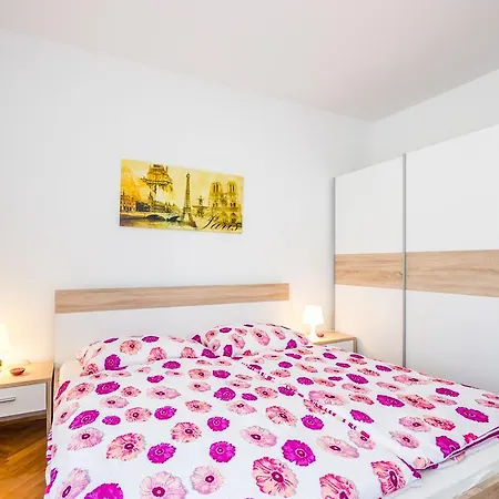 Near Opatija Апартаменты Кастав